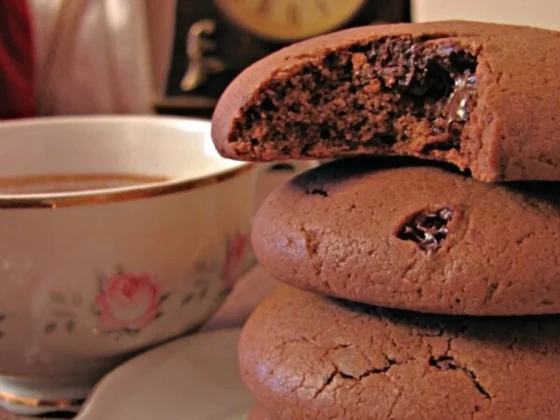 Σοκολατένια μπισκότα με σταγόνες σοκολάτας