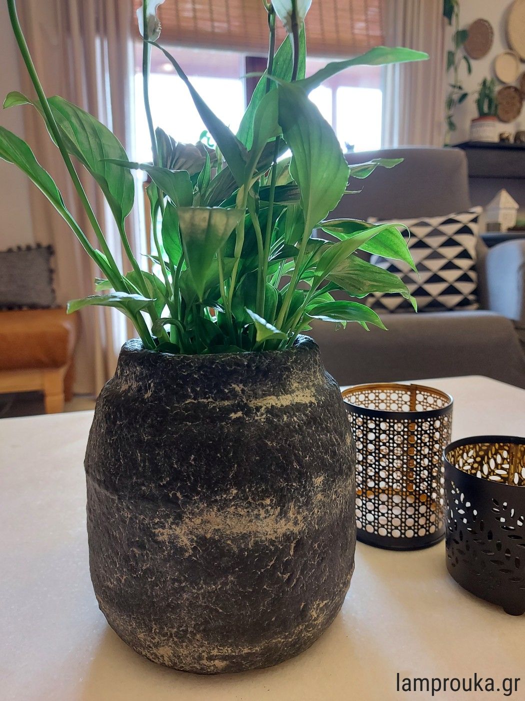 Diy aged ceramic vase with paper mache
